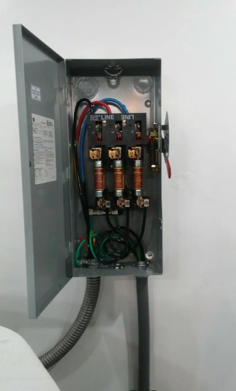 Three-phase disconnect switch installed for Smoke Detector Installation in Southeast Arcadia